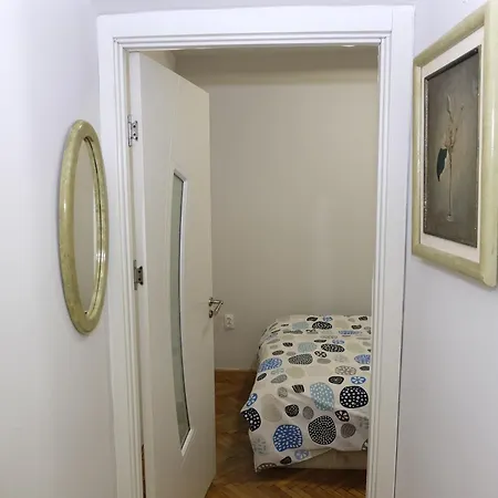 Kika Eth Apartment Belgrade